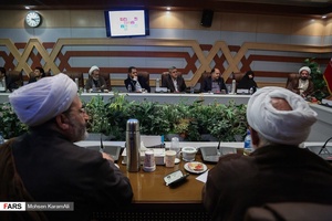 هم اندیشی بازخوانی اندیشه های امام خامنه ای 