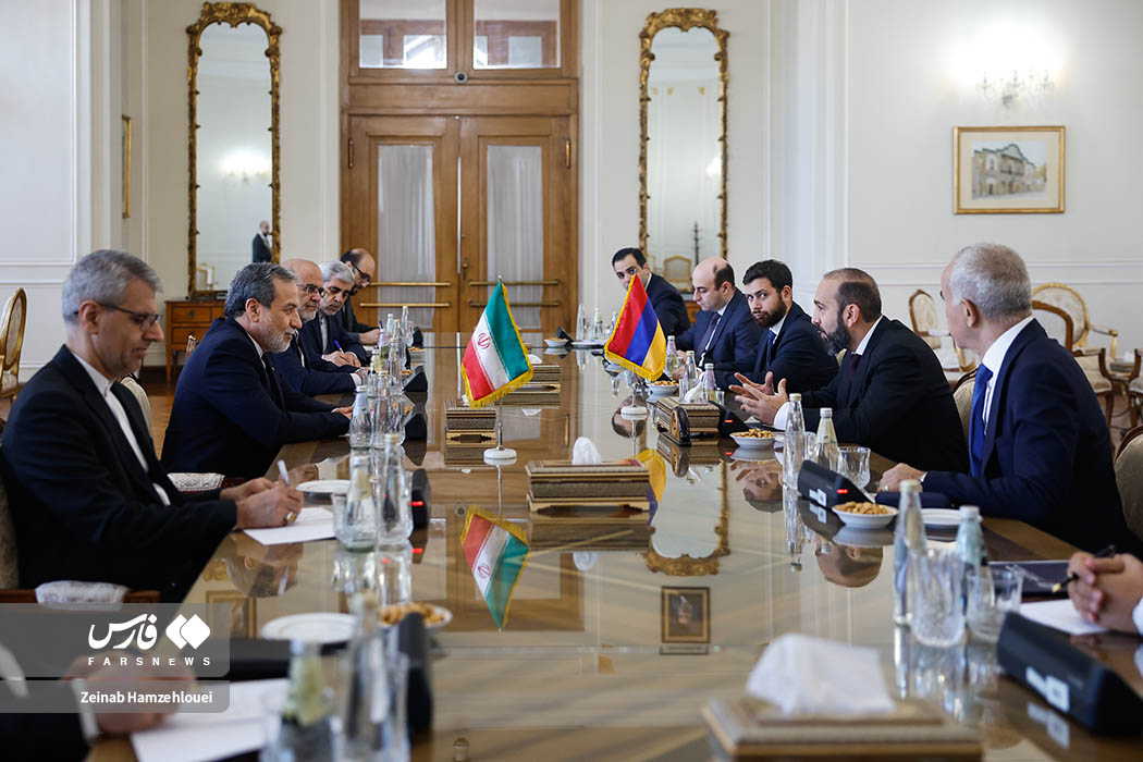 دیدار عراقچی با وزیرخارجه ارمنستان
