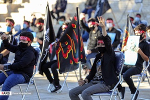  حضور نوجوانان دارالارشاد اردبیل در همایش احلی من العسل  به یاد رشادت های حضرت قاسم بن الحسن(ع) در واقعه کربلا درصحن بقعه شیخ صفی الدین اردبیلی 