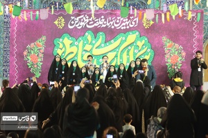 همخوانی سرود سلام فرمانده و فرمانده مهدی توسط دهه نودی ها در جشن شام ولادت امام زمان (عج)در حرم مطهر عبدالعظیم حسنی (ع)