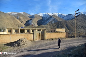 مدرسه تعطیل روستای «زرده» شهرستان طارم زنجان
