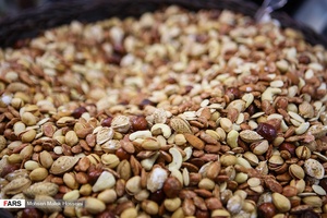 بازار به رنگ یلدا
