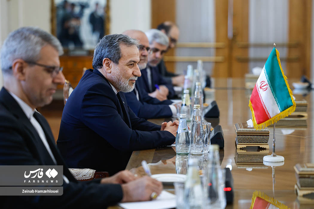 دیدار عراقچی با وزیرخارجه ارمنستان