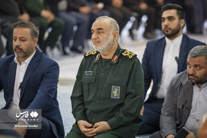 حضور سردار حسین سلامی فرمانده کل سپاه پاسداران انقلاب اسلامی 
 درمراسم ختم والده سردار سید قاسم قریشی  جانشین رئیس سازمان بسیج مستضعفین