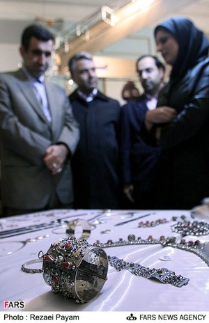 بازدید سید حسن موسوی رئیس سازمان میراث فرهنگی از نمایشگاه صنایع دستی الجزایر