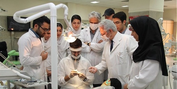 دانشجوی پزشکی