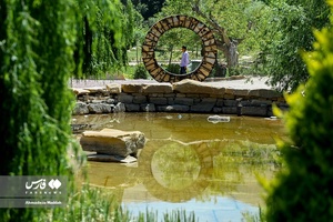 اردیبهشت در باغ گل های شیراز