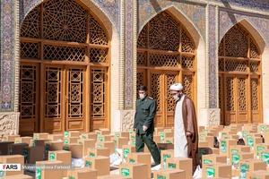 توزیع بسته ی معیشتی در مسجد نصیرالملک شیراز