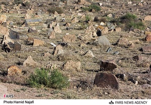 قبرستان قدیمی روستای تاریخی توران پشت - شهرستان تفت