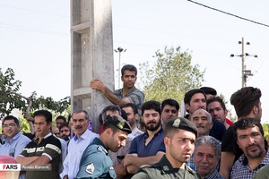 تجمع اهالی مشیریه در محل بازسازی صحنه ربایش منجر به مرگ بنیتای 8 ماهه