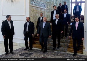 حضور محمد جواد ظریف وزیر خارجه ایران در محل دیدار با  اکبر خان مشاور وزیر خارجه هندوستان در امور خارجه