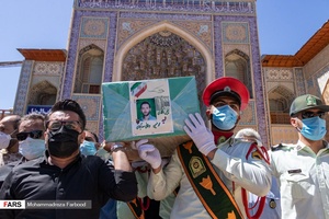 تشییع پیکر شهید محمدحسین دهقانی اولین شهید ناجا در سال ۱۴۰۰ / حرم مطهر حضرت شاهچراغ(ع) شیراز