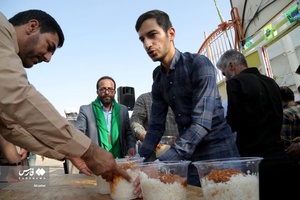 طبخ و توزیع 1500 پرس غذای گرم به مناسبت عید غدیر در ایلام 