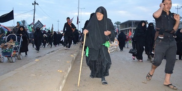 پیر زن در کربلا