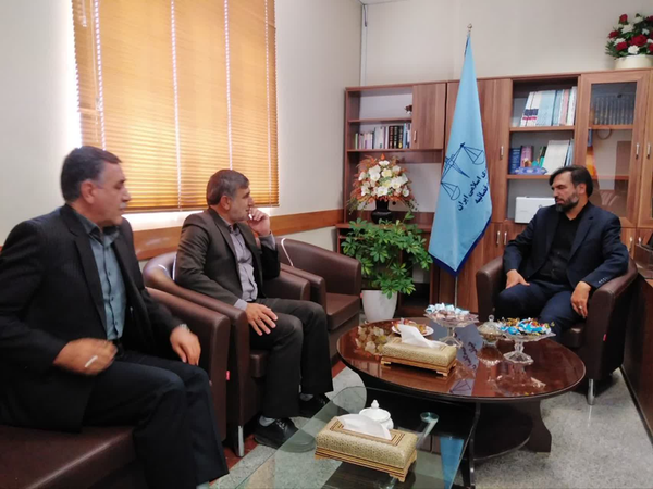 دادستان