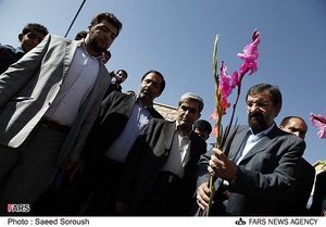 حضور محسن رضایی درگلزار شهدای منطقه مدهنی خرم آباد