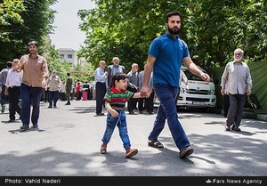 ورود نمازگزاران به محل اقامه نماز جمعه تهران