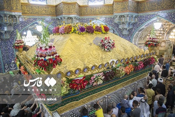 ضریح حرم حضرت معصومه(س) گل‌‌آرایی شد