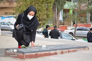 غبارروبی مزار مطهر شهیدان در گلزار شهدای خرم‌آباد
