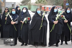 غبارروبی مزار مطهر شهیدان در گلزار شهدای خرم‌آباد