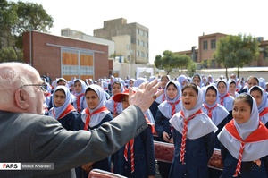 مهر نیک اندیشان مدرسه ساز با ماه مهر آمیخته شد
