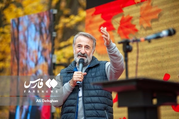 مهران رجبی بازیگر مطرح کشوری در مراسم جشنواره پاییز هزار رنگ