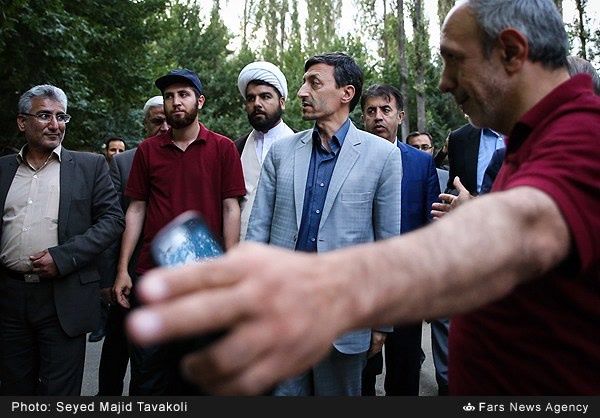 بازدید پرویز فتاح، رئیس کمیته امداد امام خمینی (ره) و حجت الاسلام و المسلمین سید محمد شیرازی، امام جمعه فشم از اردوی دانش آموزی رهپویان ولایت