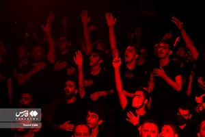 عزاداران حسینی در شب دوم محرم در هیئت عبداللّه بن الحسن