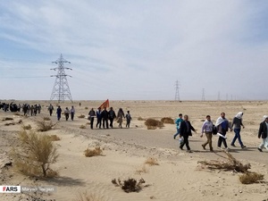  پیاده‌روی خانواده‌های شهدا و ایثارگران به مناسبت فرا رسیدن سالگرد شهدای تاسوکی