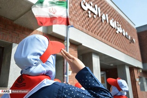 مهر نیک اندیشان مدرسه ساز با ماه مهر آمیخته شد