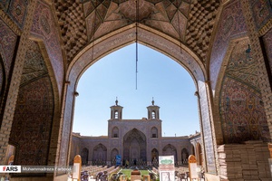 توزیع بسته ی معیشتی در مسجد نصیرالملک شیراز