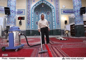 غبارروبی مساجد در استقبال از ماه مهمانی خدا