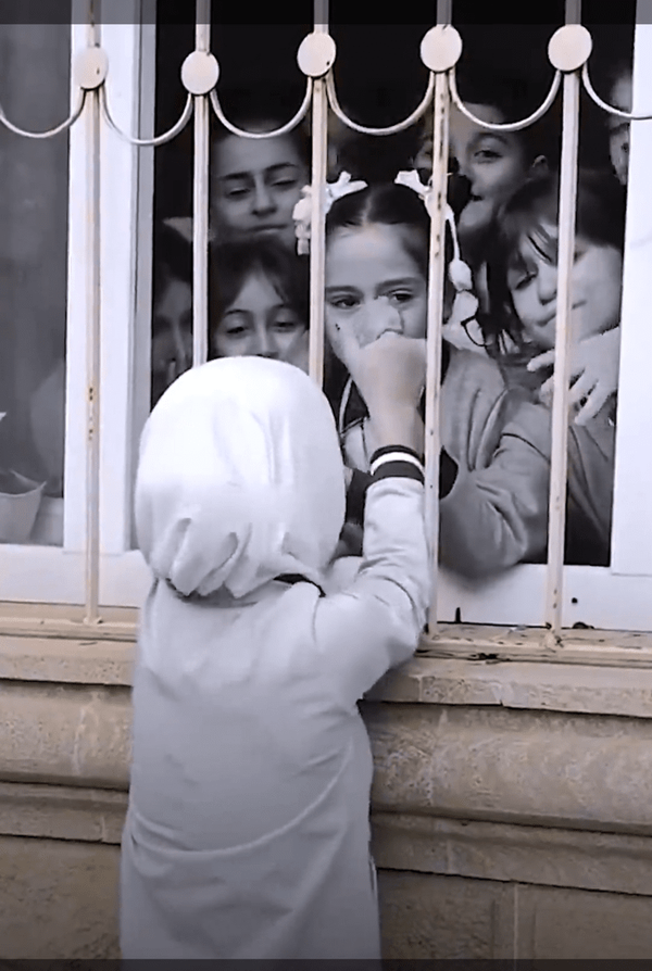 اخراج دختران محجبه از مدارس باکو