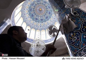 غبارروبی مساجد در استقبال از ماه مهمانی خدا
