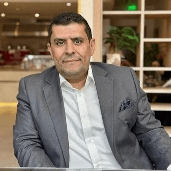 شکست در میدان، جنگ با نقاب مذهبی