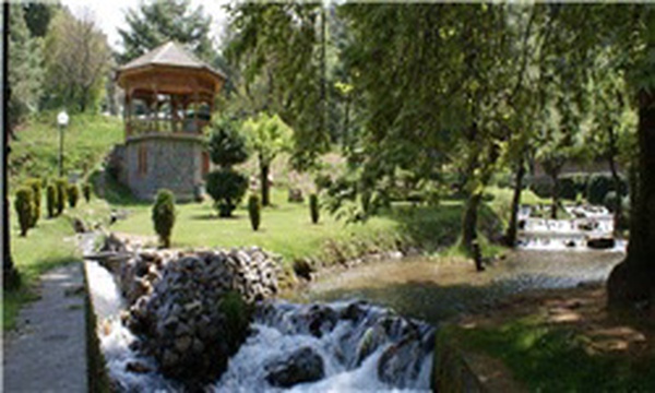 باغ کوکرناگ کشمیر