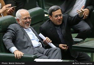 حسن قشقاوی معاون امور کنسولی و محمدجواد ظریف وزیر امور خارجه در سی و یکمین جلسه علنی مجلس شورای اسلامی