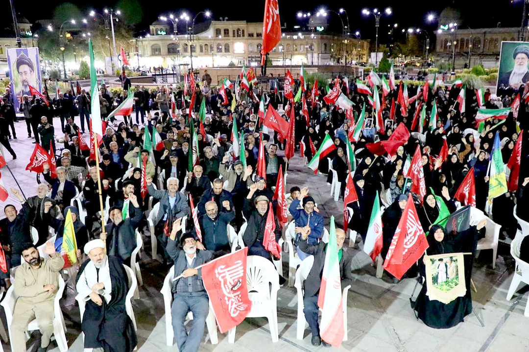 مقاومت و ایستادگی، عزت و انسجام ملی برای ایران به ارمغان آورده است