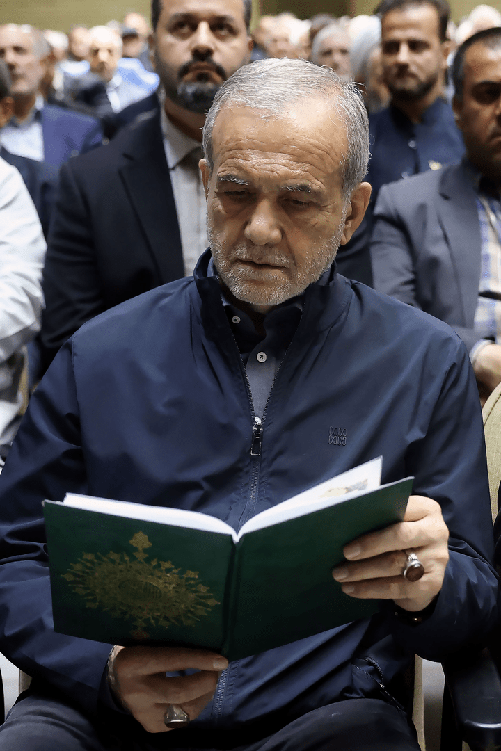 گزارش تصویری مراسم یادبود مرحوم احمد ناطق نوری