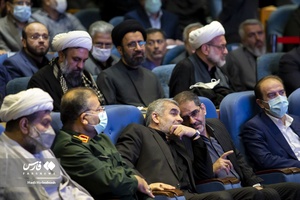  فضل‌الله کفیل مسئول بسیج کارمندان و ادارات کشور، علی نیکزاد نایب رئیس اول مجلس شورای اسلامی و سردار غلامرضا سلیمانی رئیس سازمان بسیج مستضعفین در همایش ملی بسیج ادارات و کارمندان