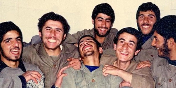 لبخند رزمنده