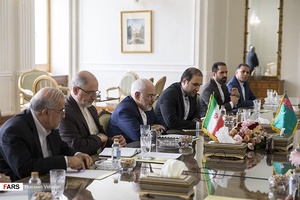 محمدجواد ظریف وزیر امور خارجه و هیأت همراه در نشست و گفت و گو با رشید مردوف وزیرامور خارجه ترکمنستان