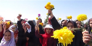 زیر سایه خورشید دزج