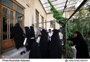 بازدیدکنندگان در منزل حضرت امام خمینی(ره) در قم