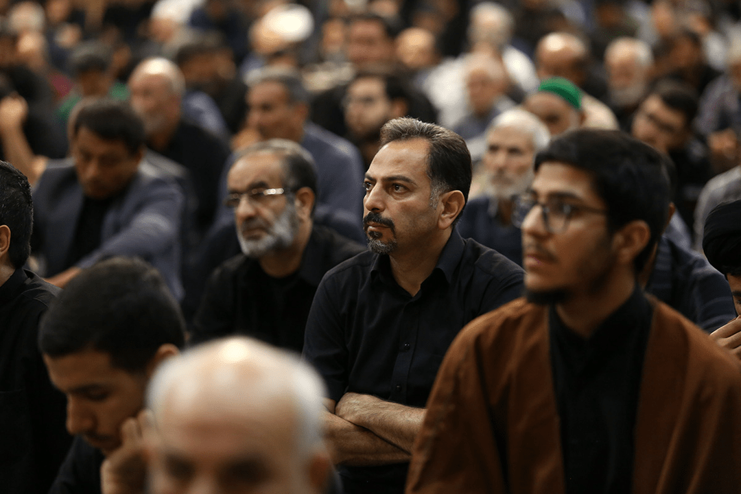 گزارش تصویری؛  زائران حرم بانوی کرامت در سوگ ام ابیها اشک ماتم ریختند