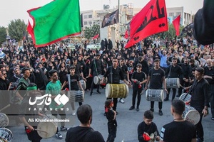 مردم آباده به استقبال عزای سیدالشهدا رفتند