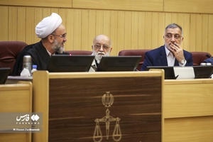 علیرضا زاکانی شهردار تهران، مهدی چمران رئیس شورای شهر تهران و حکمتعلی مظفری رئیس دیوان عدالت اداری 