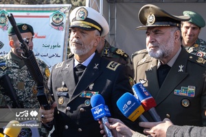 امیر دریادار «حبیب الله سیاری» معاون هماهنگ کننده ارتش و امیر سرتیپ «کیومرث حیدری» فرمانده نیروی زمینی ارتش