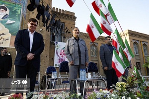 نواخته شدن زنگ آغاز سال تحصیلی جدیدبا حضور علیرضا زاکانی شهردار پایتخت در دبیرستان البرز