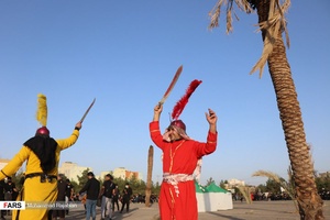 پایکوبی سپاه دشمن بعد از آتش دادن خیمه ها 